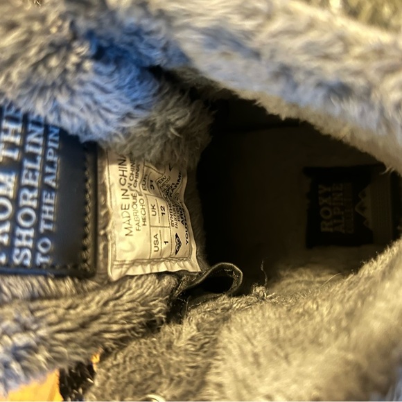 Roxy girls Karmel lace up boots - Picture 8 of 11